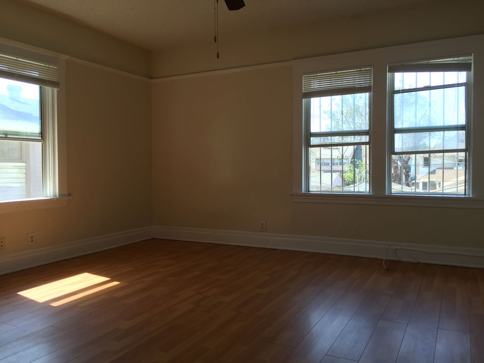 1176 W. 37th St., Los Angeles, California, ,1 BathroomBathrooms,Apartment,For Rent,W. 37th St.,1034